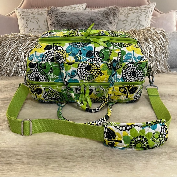 VERA BRADLEY Limes Up 2012 Weekender Trolly Bag Lightweight Yellow Green Floral - Picture 9 of 13
